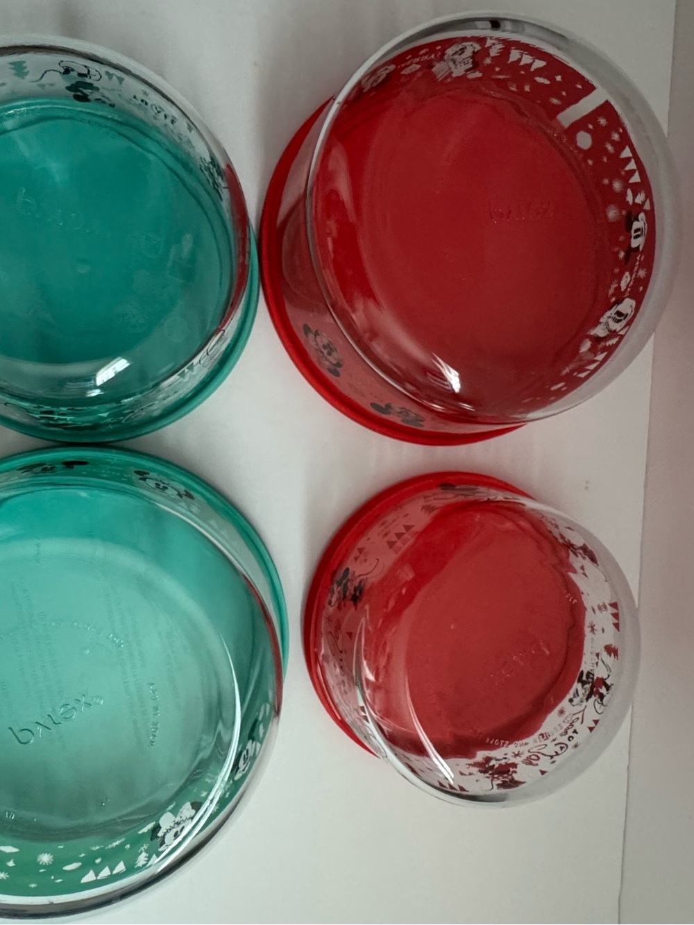 Pyrex Disney Xmas Mickey & Minnie Glass 4 Storage Bowls with Red and Teal Lids - Picture 4 of 6